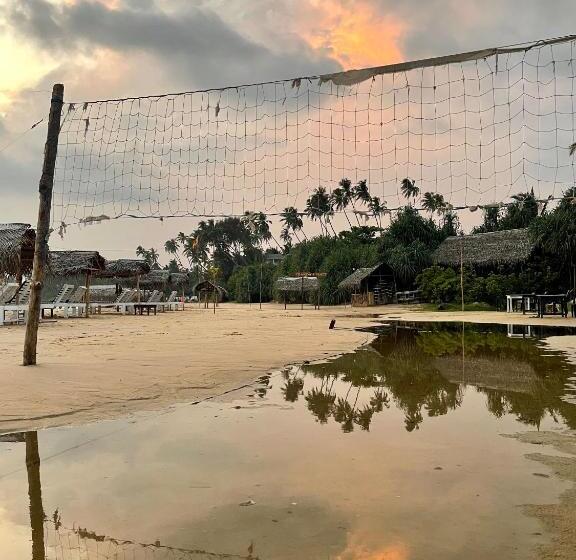 ホテル The Yard Hiriketiya