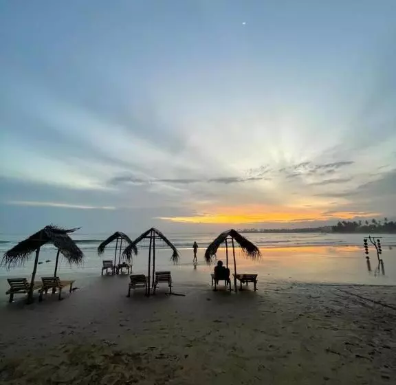 Hotelli The Yard Hiriketiya