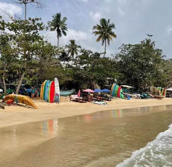 Hotelli The Yard Hiriketiya