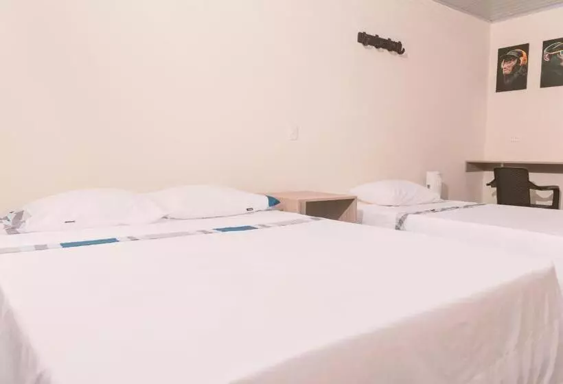 Hotelli Vivienda Turística Arboleda De Cádiz