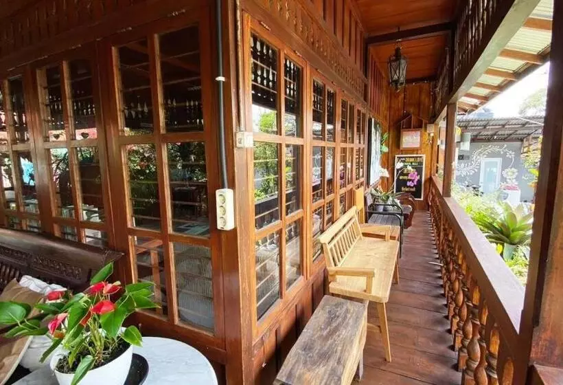 پانسیون Rumah Kayu Sulawesi Antique