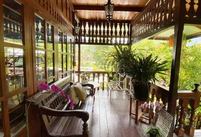 پانسیون Rumah Kayu Sulawesi Antique