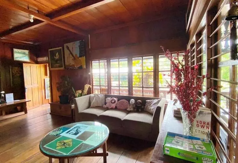 پانسیون Rumah Kayu Sulawesi Antique