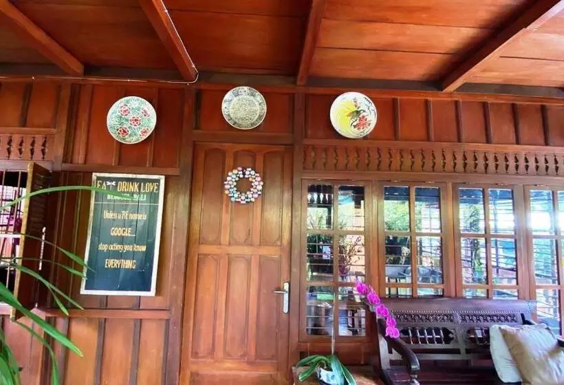 پانسیون Rumah Kayu Sulawesi Antique