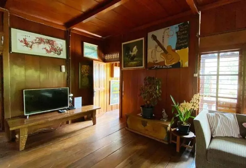 پانسیون Rumah Kayu Sulawesi Antique