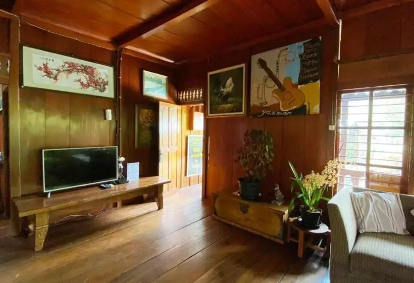 پانسیون Rumah Kayu Sulawesi Antique