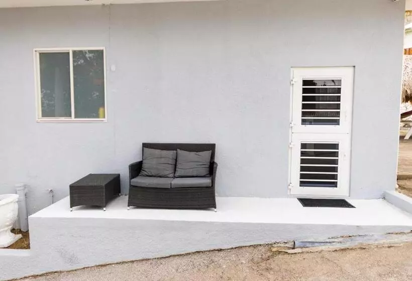 پانسیون Studio Apartment Volterra Curacao