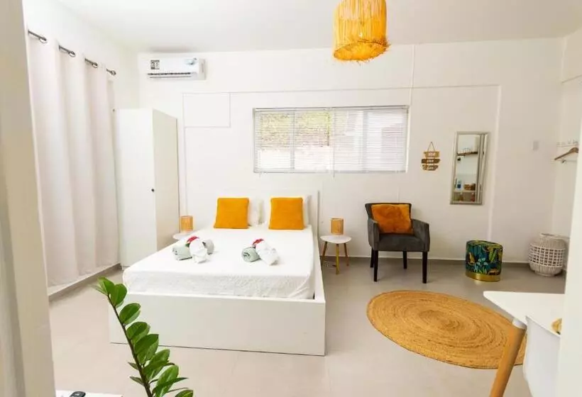 پانسیون Studio Apartment Volterra Curacao