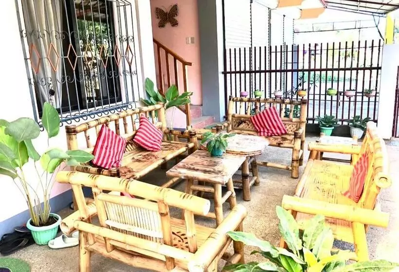 هاستل D&d Travellers Inn