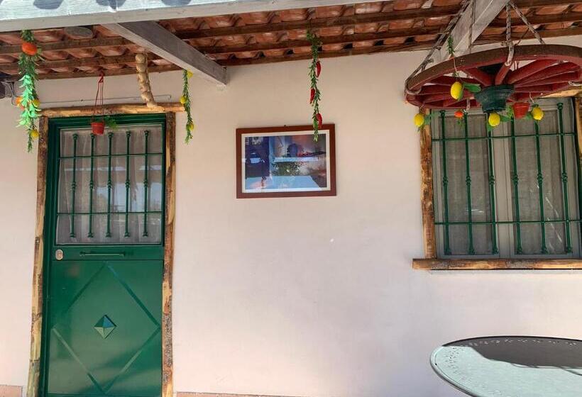 تختخواب و صبحانه La Pagliara