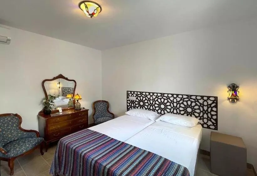 Aamiaismajoitus (B&B) Las Tres Hermanas