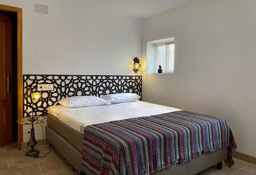 Aamiaismajoitus (B&B) Las Tres Hermanas