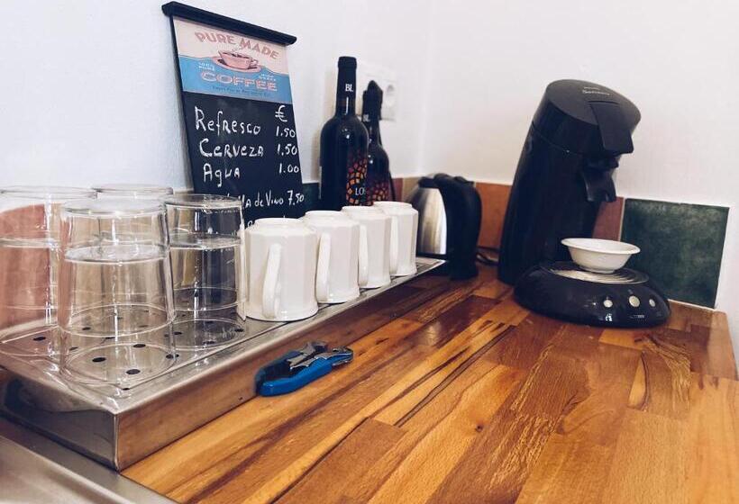 تختخواب و صبحانه Las Tres Hermanas