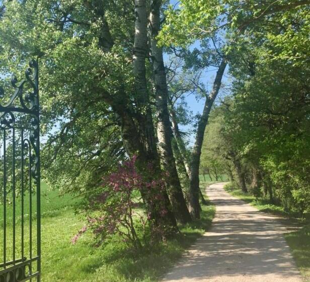 تختخواب و صبحانه Suite Le Quervalat Dans Magnifique Bastide 18eme