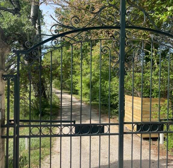 تختخواب و صبحانه Suite Le Quervalat Dans Magnifique Bastide 18eme