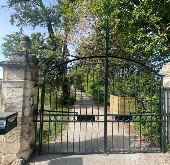 تختخواب و صبحانه Suite Le Quervalat Dans Magnifique Bastide 18eme