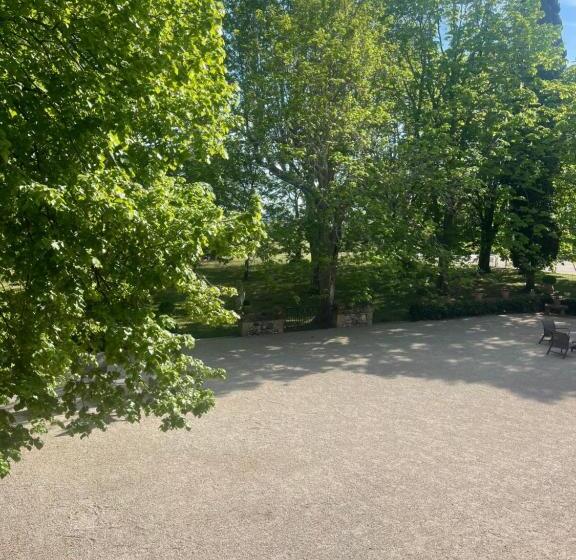 تختخواب و صبحانه Suite Le Quervalat Dans Magnifique Bastide 18eme