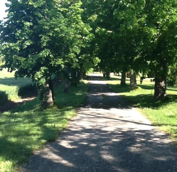 تختخواب و صبحانه Suite Le Quervalat Dans Magnifique Bastide 18eme