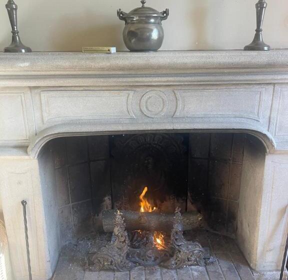 تختخواب و صبحانه Suite Le Quervalat Dans Magnifique Bastide 18eme