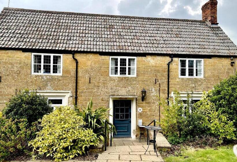 The Crown & Victoria Bed & Breakfast