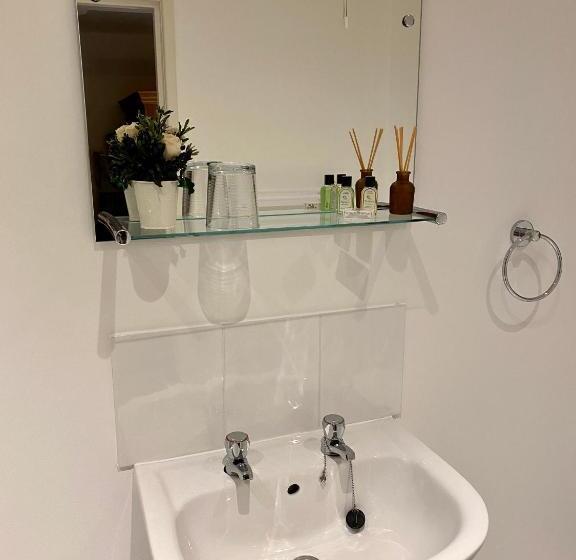 The Crown & Victoria Bed & Breakfast