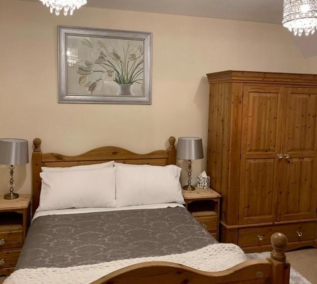 The Crown & Victoria Bed & Breakfast