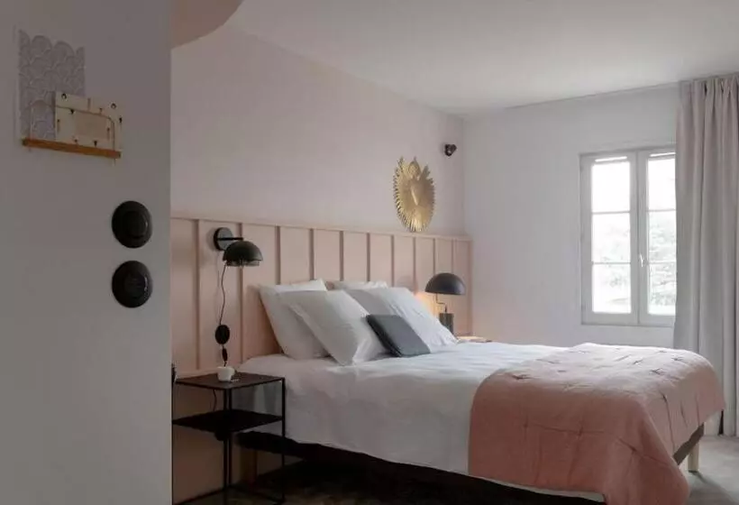 Hotelli Hôtel Le Prieuré