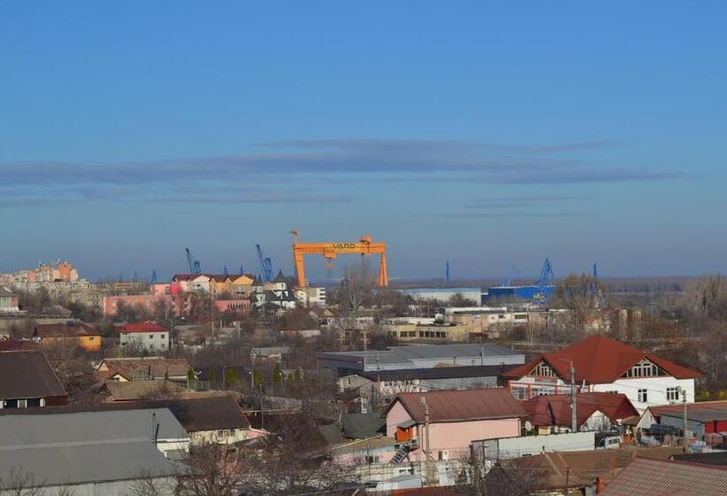 Отель Live Tulcea