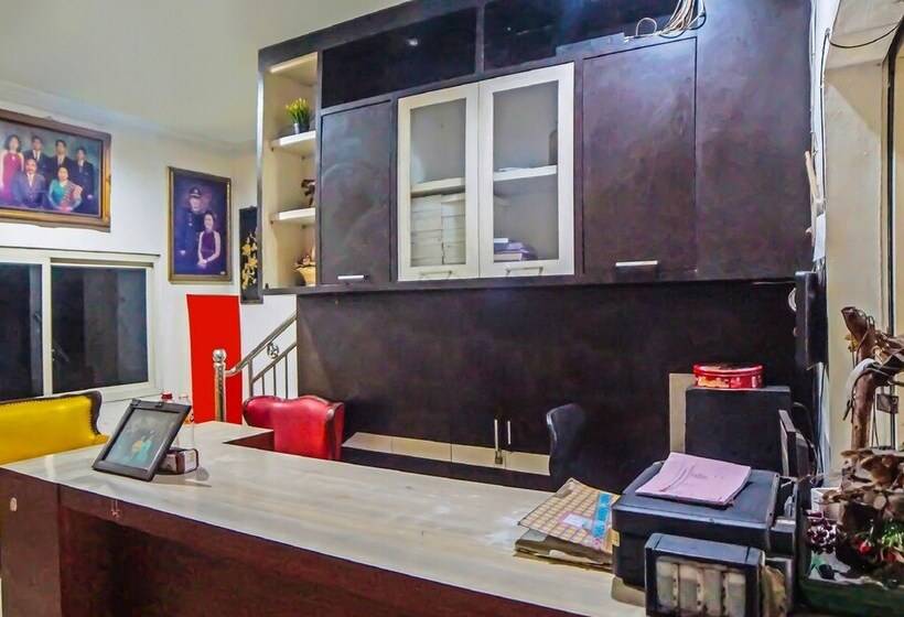 فندق Oyo 91976 Abadi