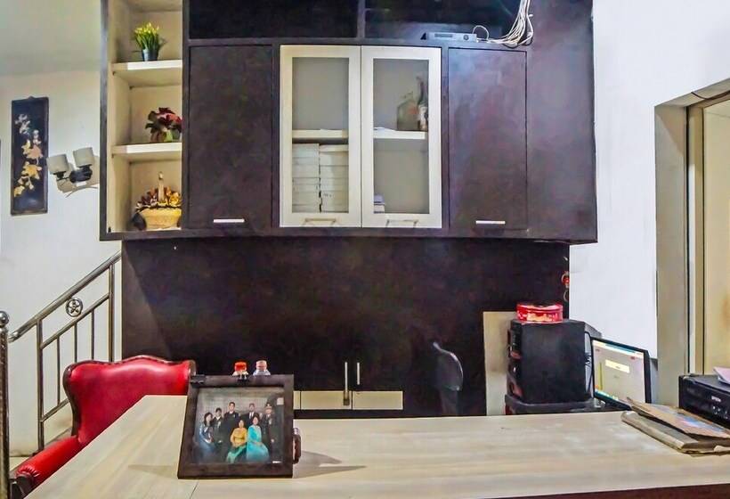 فندق Oyo 91976 Abadi