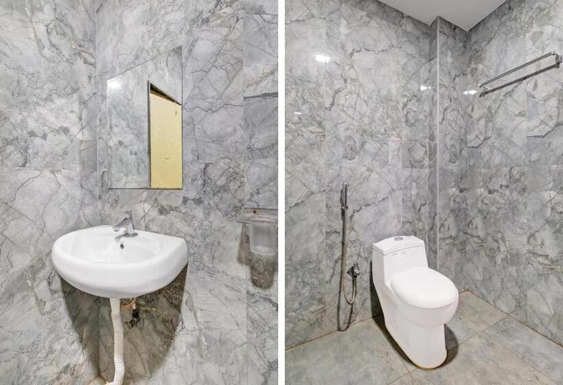 Super Hotel O Vijayawada Near Railway Station