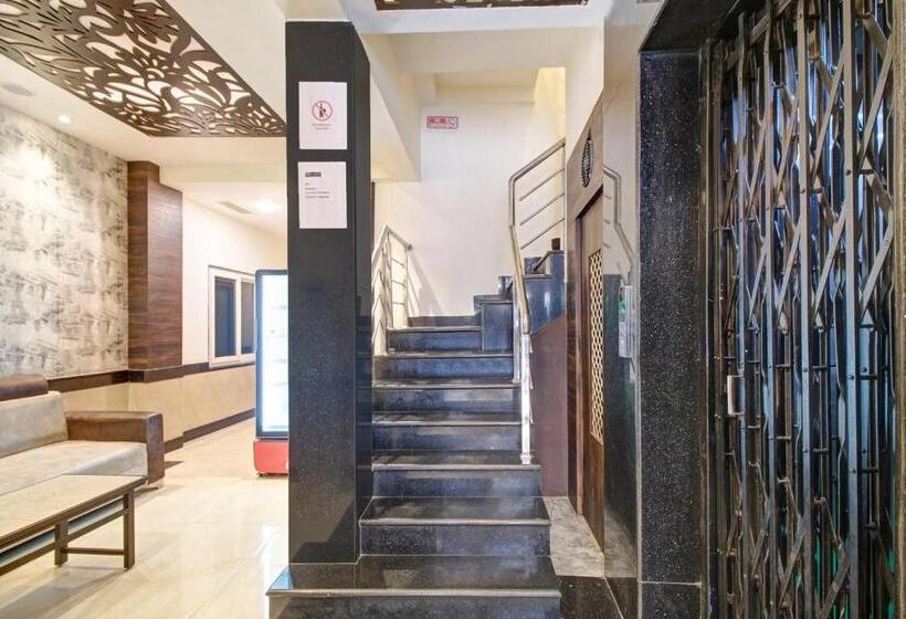 Super Hotel O Vijayawada Near Railway Station