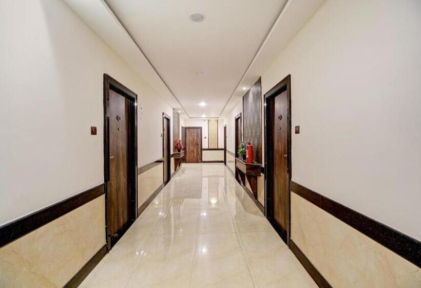 Super Hotel O Vijayawada Near Railway Station