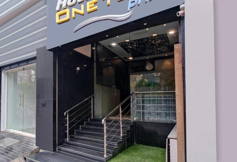 Super Hotel O Vijayawada Near Railway Station