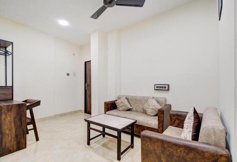 Super Hotel O Vijayawada Near Railway Station