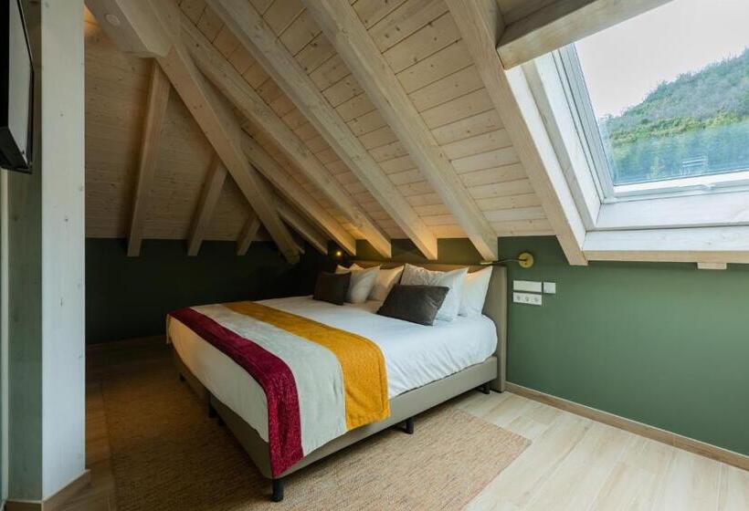 Отель Silken Puerta De Irati