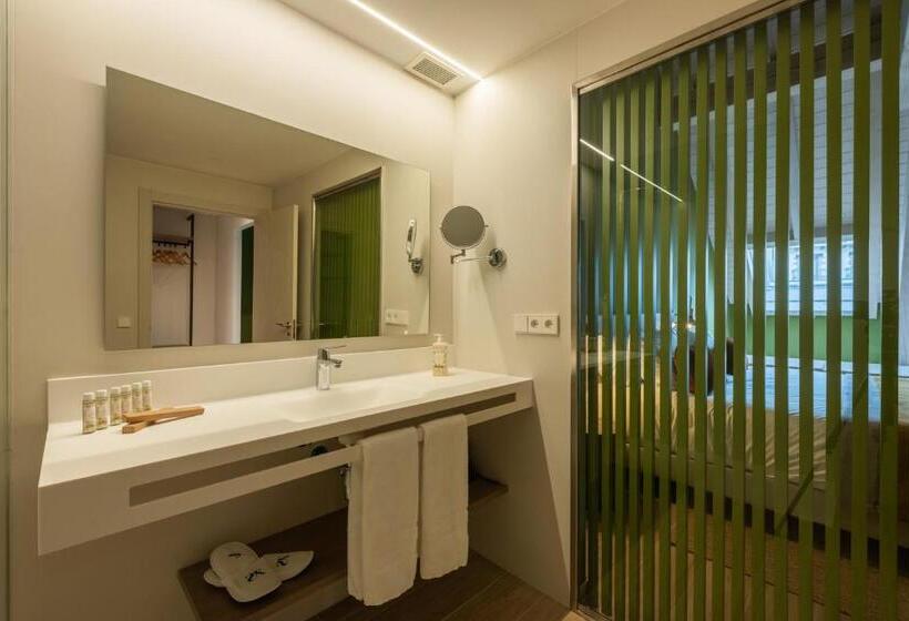 Отель Silken Puerta De Irati