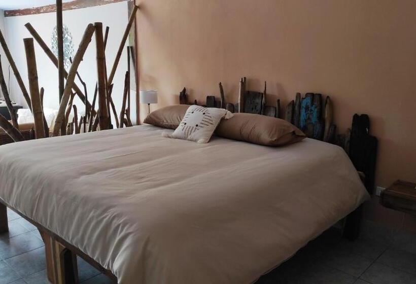 Pensão Baan Sikhao Yanui