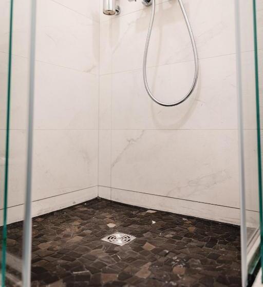 پانسیون Birch Alley Self Check In