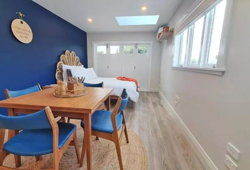 Majatalo Retro On Queen, Papakura