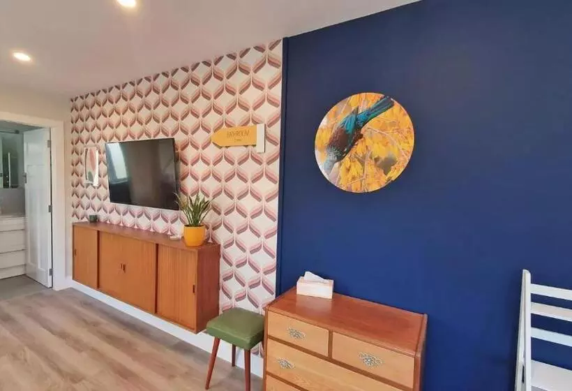 Majatalo Retro On Queen, Papakura