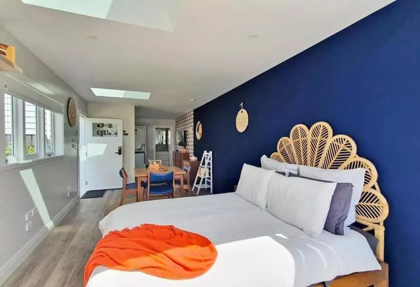 Majatalo Retro On Queen, Papakura