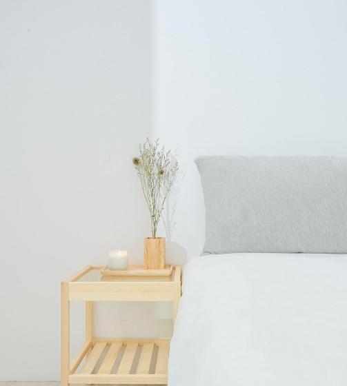 هاستل White Space Design