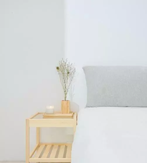 هاستل White Space Design