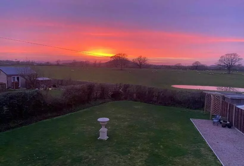 Aamiaismajoitus (B&B) Hillvine