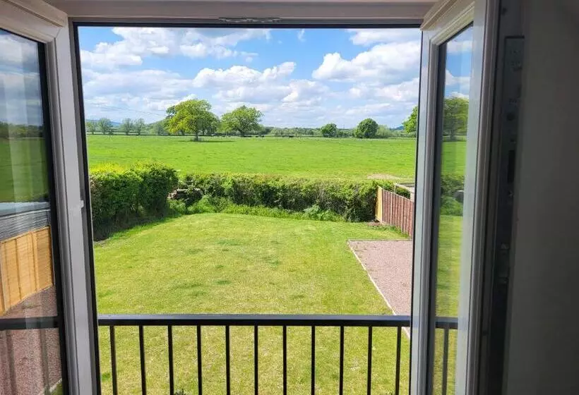 Aamiaismajoitus (B&B) Hillvine