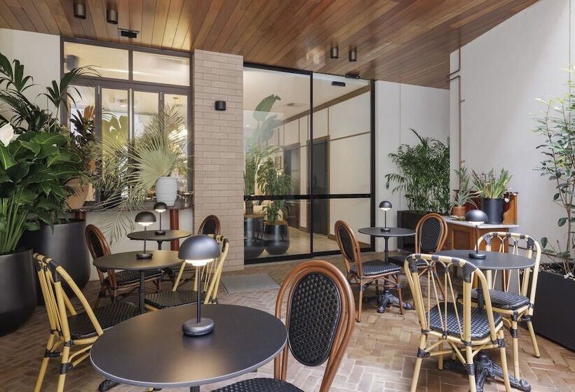 Отель 202 Elizabeth