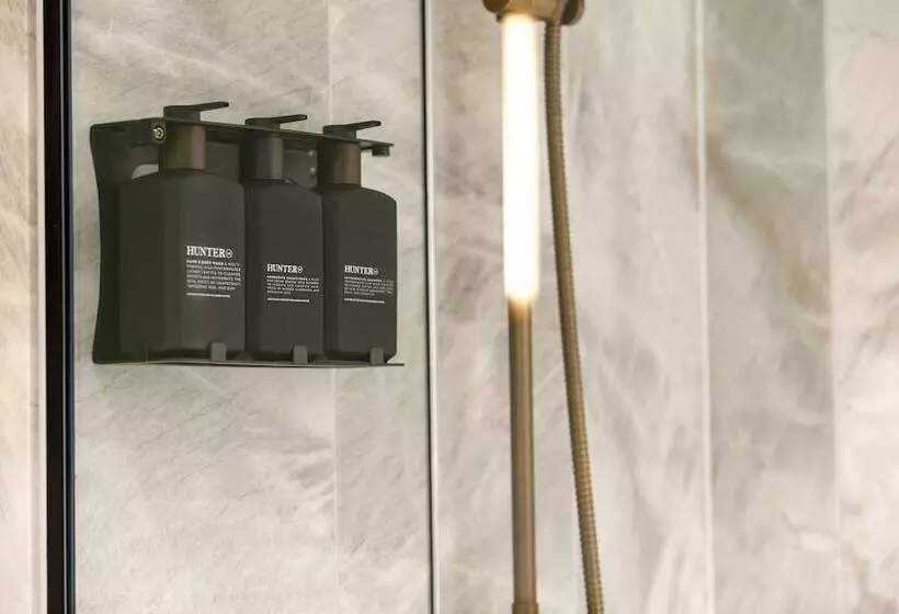 هتل 202 Elizabeth