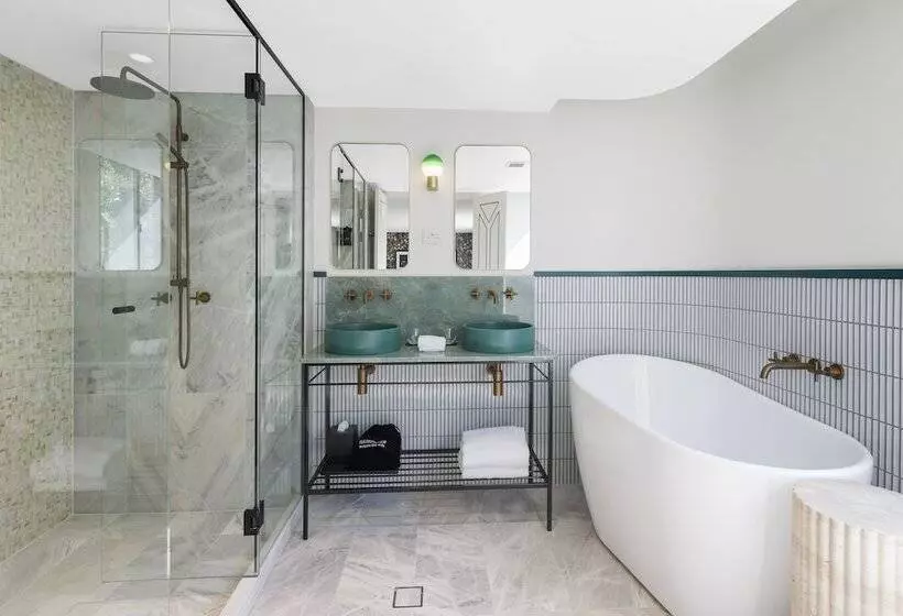 هتل 202 Elizabeth