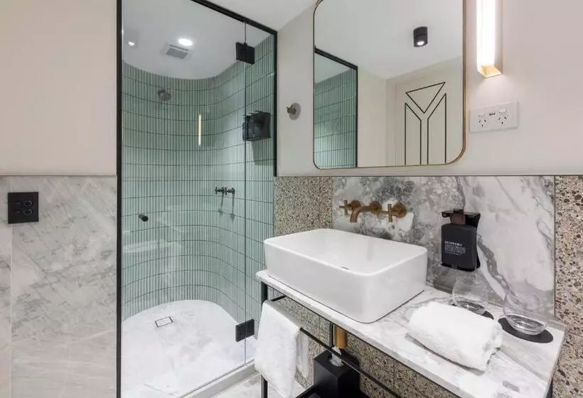 هتل 202 Elizabeth